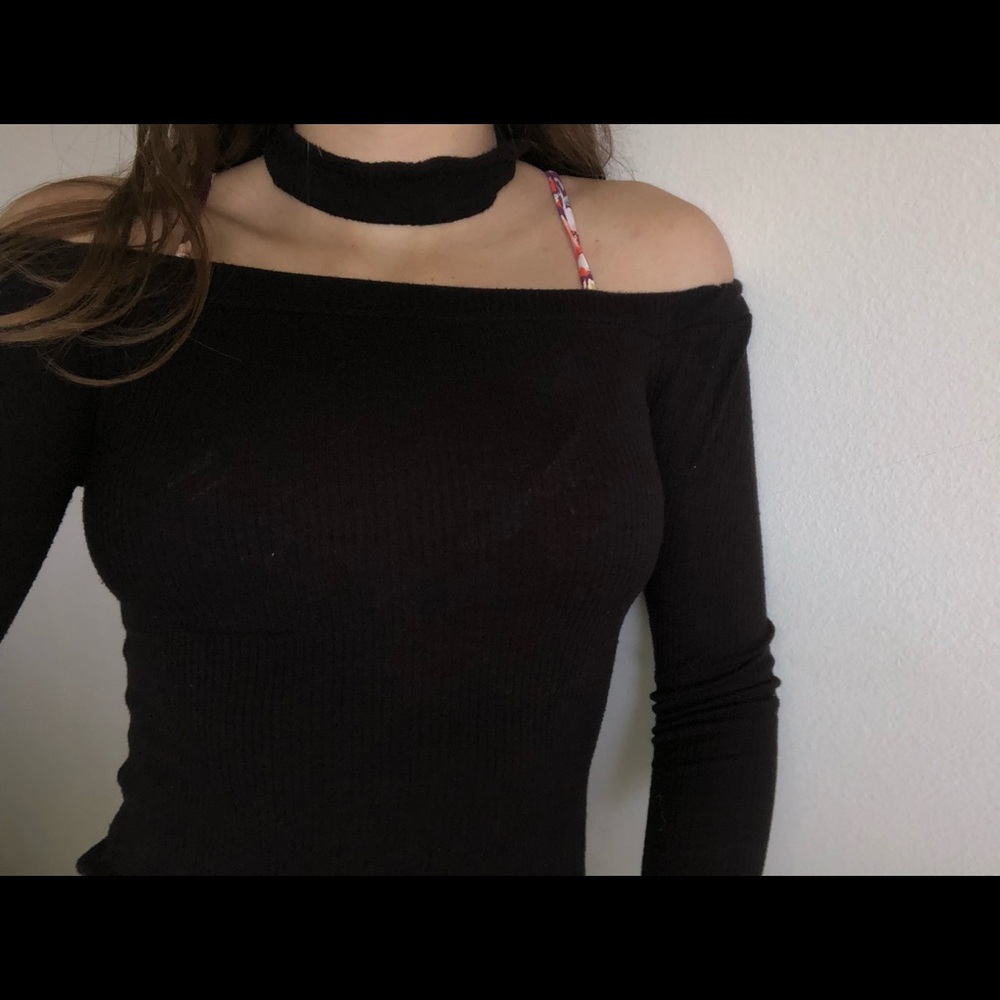 Forever 21 long sleeve with a neck choker